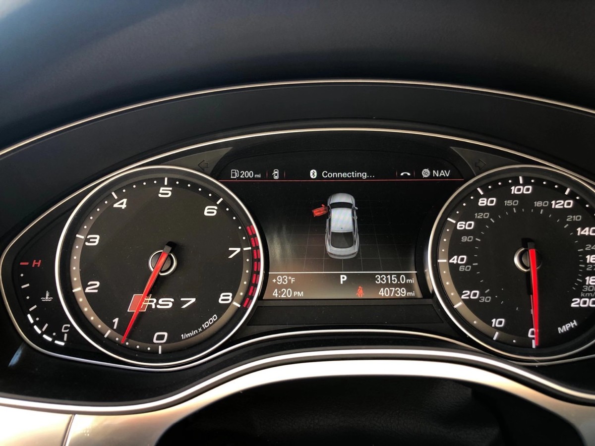 2015 Audi Rs7 只开了40000 miles 具有车圈中“西装暴徒”之称 ,591匹马力