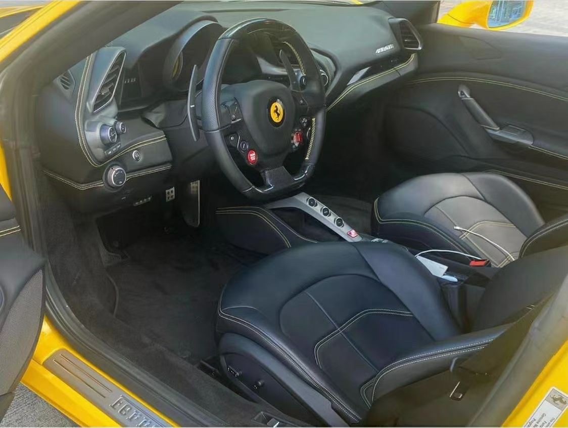 2018 Ferrari 法拉利488 GTB 11000迈， 找实力买家， 有兴趣预约看车 非诚勿扰。